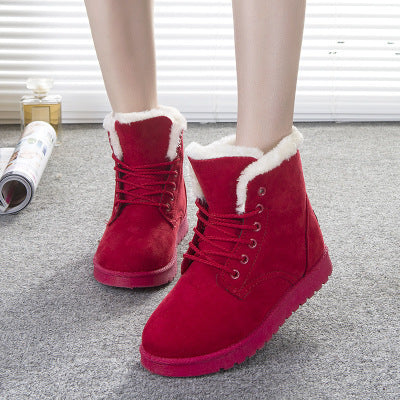 Chic Snow Street Boots for Her