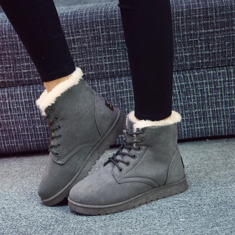 Chic Snow Street Boots for Her