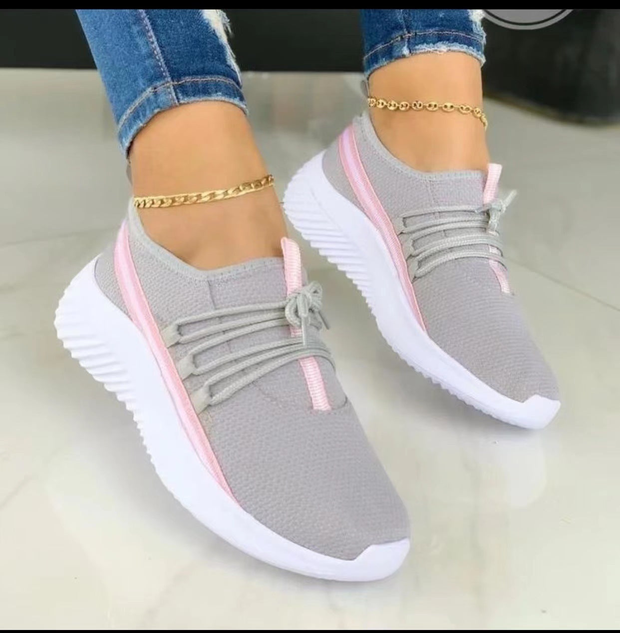 Chic Women’s Stripe Sneakers - Stylish & Comfy